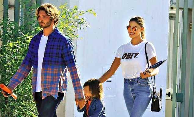 stefano-de-martino-e-belen-rodriguez-con-figlio