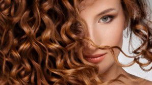 Novità capelli 2018: la nuova permanente diversa dagli anni ’80