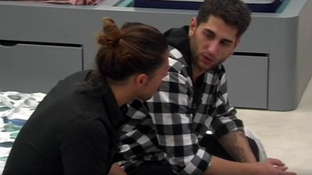 Grande Fratello Vip, Jeremias consola Luca Onestini: "Non hai perso niente, semmai hai guadagnato"