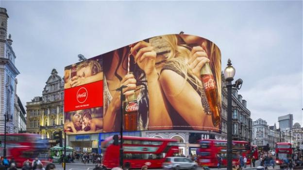 Londra, a Piccadilly Circus debutta il maxi schermo spione che mostra pubblicità mirate