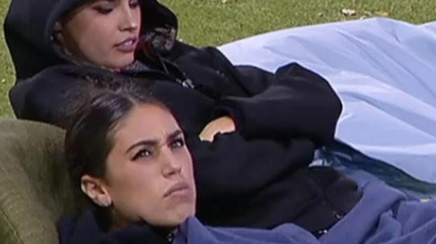 "Gf Vip 2": Francesco Monte urla di notte fuori dalla casa, Cecilia spaventata