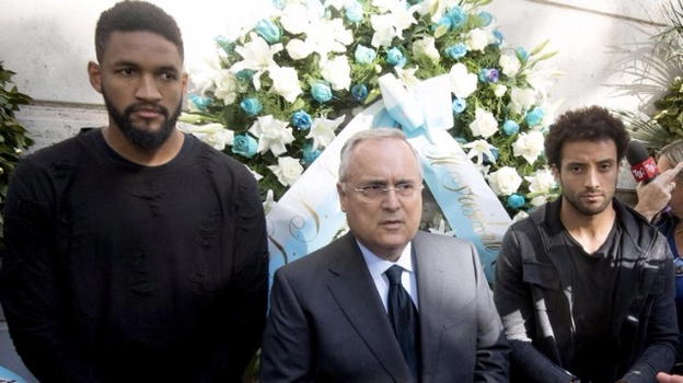 Roma: il presidente della Lazio Lotito, in visita alla Sinagoga, sbeffeggia il ricordo degli ebrei