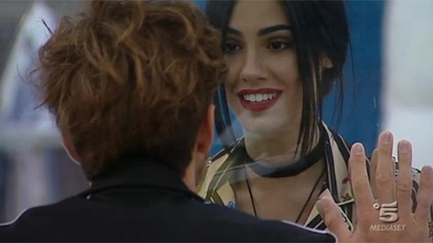 GFV, Giulia De Lellis: "Ho paura che Andrea mi tradisca, le ragazze non aspettavano altro che mi rinchiudessi qui dentro"