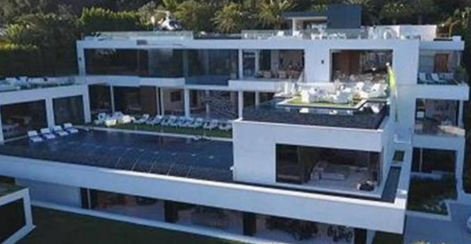 Los Angeles, è stata messa in vendita la villa più costosa del mondo
