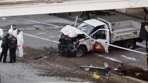 Attentato a New York: furgone si scaglia sulla gente, 8 morti e 15 feriti