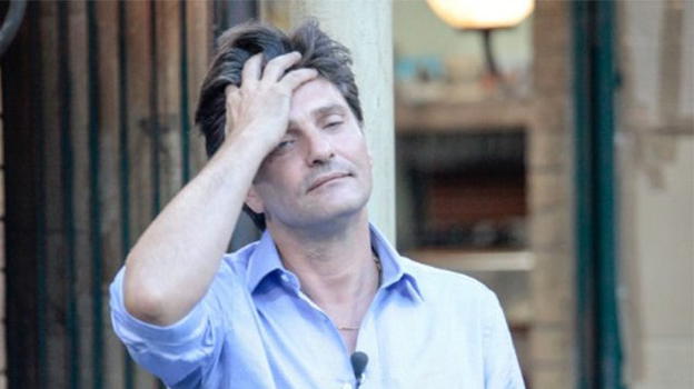 Grande Fratello Vip: Lorenzo Flaherty esce dalla Casa per un controllo medico