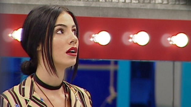 Grande Fratello Vip 2, Giulia ha paura: ecco cosa dice a Luca Onestini