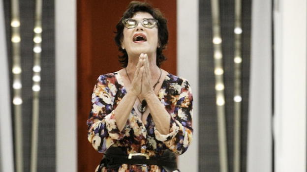 Grande Fratello Vip 2: Corinne Clery si toglie le mutande in diretta