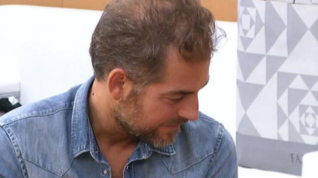 Daniele Bossari al Grande Fratello Vip scoppia a piangere: "Mi sento solo"