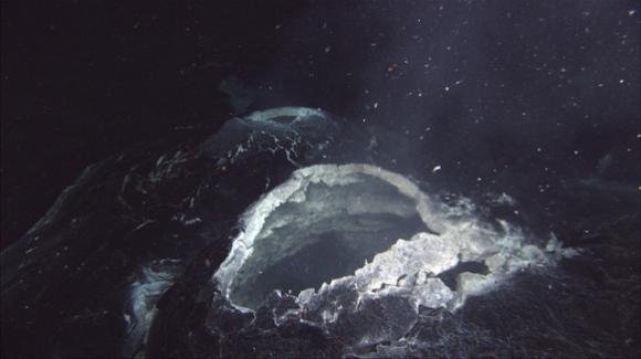 Scoperti 7 nuovi vulcani sottomarini nel Sud del Tirreno
