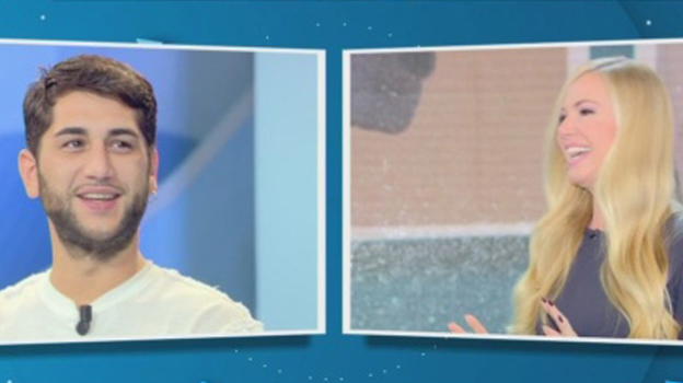Mattino 5, Jeremias Rodriguez da un’adorante Panicucci: "Uscirà Ignazio, Cecilia sta già votando!"