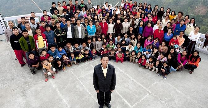 Quest’uomo ha ben 39 mogli e 94 figli: si tratta della famiglia più grande del mondo
