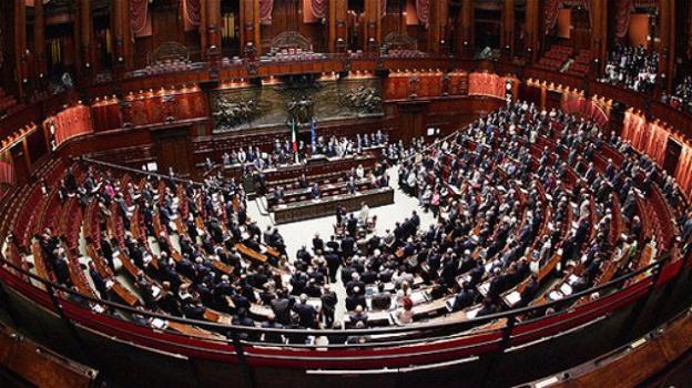 "Patrioti" e "cosa rossa" a congresso: nascono nuove aggregazioni a destra di Forza Italia, ed a sinistra del PD