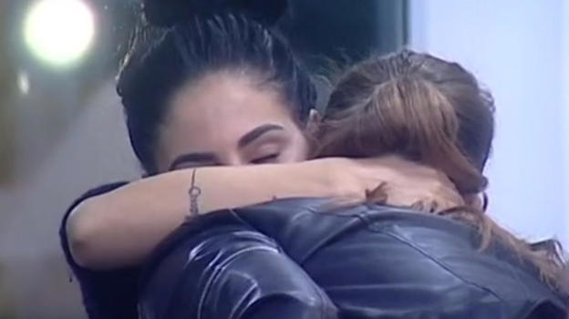 GF Vip, le dolci parole di Giulia De Lellis all’amica Ivana: "Tutto è iniziato grazie a una falena"