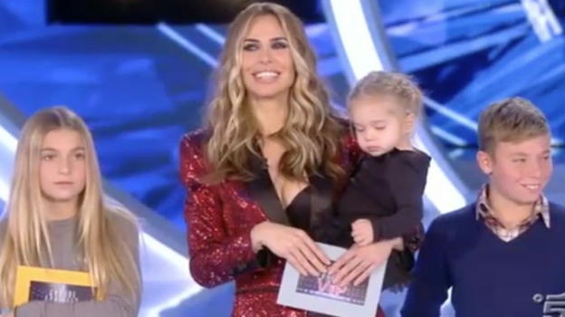 Grande Fratello Vip, Ilary Blasi riceve una sorpresa dai suoi figli: "Mamma per noi hai vinto tu"