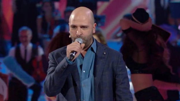 Accuse di omofobia per il comico Checco Zalone
