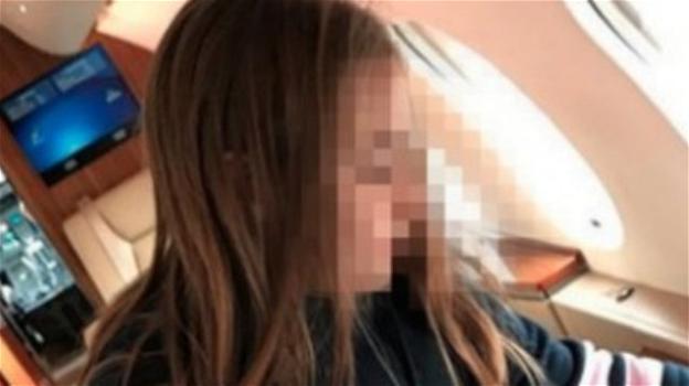 La moglie di Paolo Bonolis pubblica foto della figlia su jet privato: nuovo schiaffo alla povertà