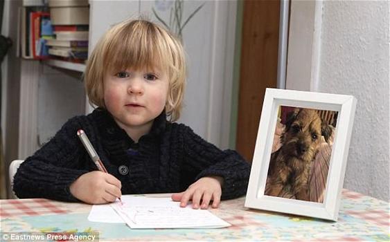 Un bimbo inglese scrive a Babbo Natale: “Quest’anno vorrei solo il cane che mi hanno rubato”