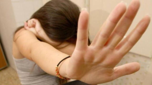 Sanremo, picchia la compagna e la segrega in casa il giorno di capodanno