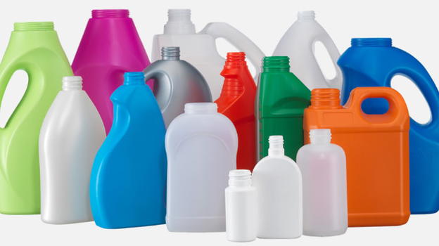 Nuova stangata per i cittadini: è in arrivo la "tassa sulla plastica"