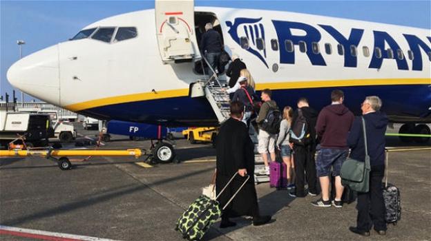 Ryanair: dal 15/01 i bagagli a mano vanno in stiva
