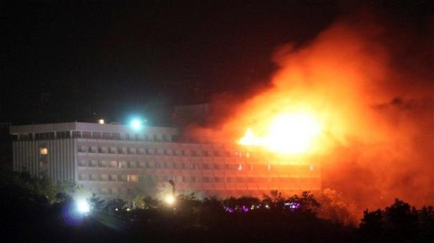 Kabul, attaccato il prestigioso hotel Intercontinental