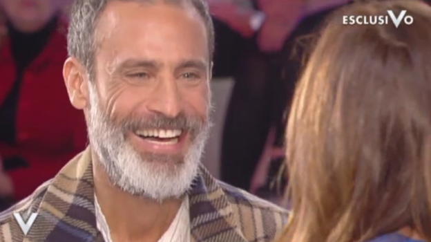 Verissimo: Raz Degan emoziona tutti parlando di Paola Barale