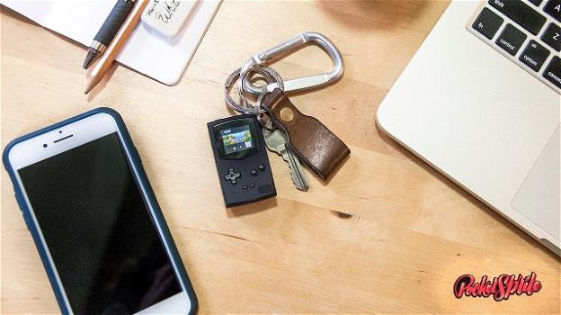 PocketSprite: ecco il Game Boy grande quanto un portachiavi, compatibile anche con Game Gear e Master System