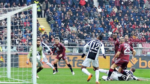 Alex Sandro decide il Derby della Mole, Torino-Juventus finisce 0-1
