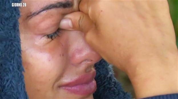 L’Isola dei Famosi 2018, Rosa Perrotta in lacrime: è solo nostalgia di casa?
