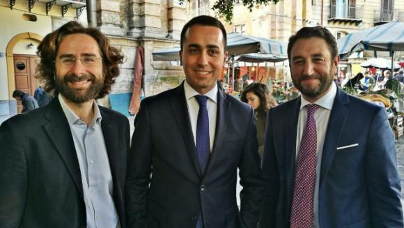 Ecco la trasparenza del Movimento 5 Stelle: uno su due non è in regola