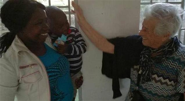 Kenya, ecco Nonna Irma: “È arrivata dai ‘suoi’ bimbi”