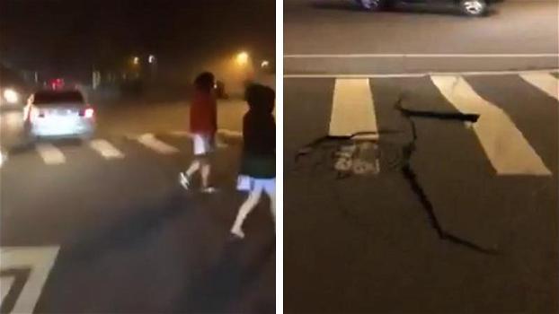 Terremoto a Taiwan: nelle strade si aprono delle crepe spaventose