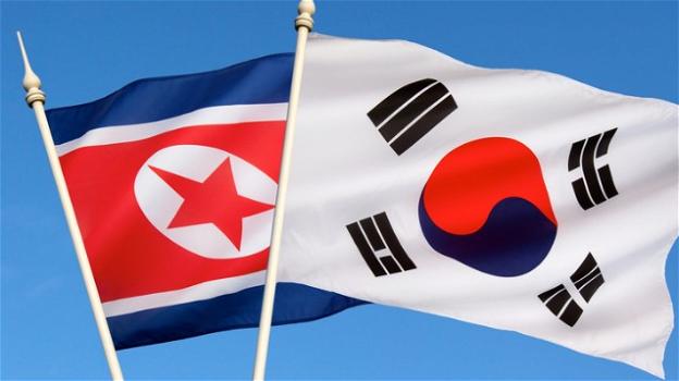 Stretta di mano tra Corea del Nord e Corea del Sud