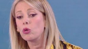 L’Isola dei Famosi, Marcuzzi contro Henger: dopo la sfuriata in tv Alessia ora rischia il posto?