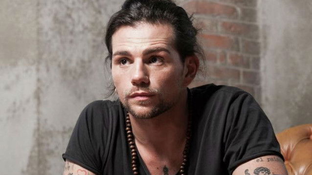 Nel Silenzio Di Mille Parole Il Significato Del Testo Della Canzone Di Enrico Nigiotti nel silenzio di mille parole il