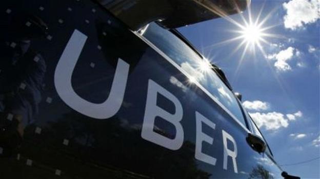 Uber: auto autonoma investe una donna, sospesi i test