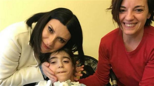 Laura Pausini in ospedale va a trovare Fabio Muroni, suo piccolo fan malato