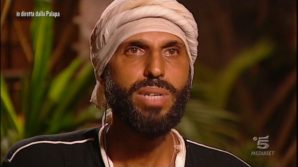 L’Isola dei Famosi, Jonathan Kashanian scoppia in lacrime: "Nessuno mi ha mai amato"