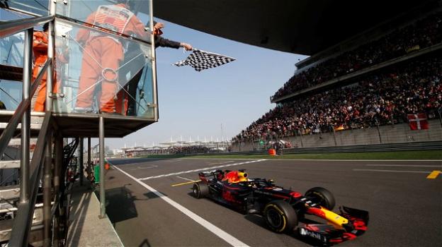 Formula 1: in Cina Ricciardo sorprende tutti, Ferrari incolore e sfortunata