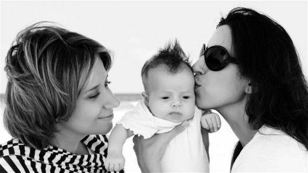 Torino: l’anagrafe nega la registrazione del bambino in quanto figlio di due madri