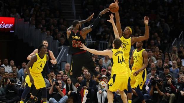 NBA Playoffs, 29 aprile 2018: LeBron porta i Cavs nelle semifinali, Harden domina con i Rockets