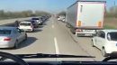 Incidente in Germania, le auto creano una corsia al centro: senso civico e prontezza degli automobilisti