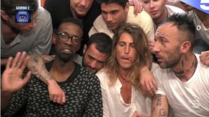 GF, i concorrenti continuano a difendere Baye: “É gay, se aggredisce una donna non è grave come quando lo fa un etero”