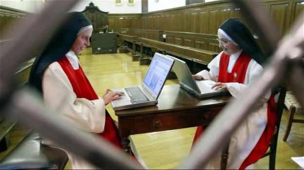Vaticano alle suore di clausura: sì ai social e mezzi d’informazione ma con "sobrietà e discrezione"