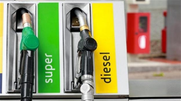 Benzina in Italia: costo alle stelle per le tasse