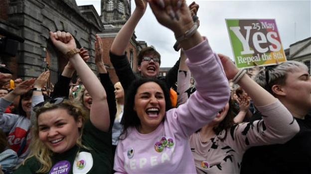 Aborto: l’Irlanda si dice contraria alla vita del nascituro indesiderato