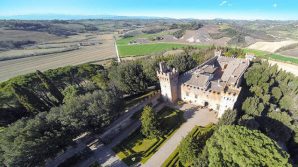 Toscana, in vendita lo storico castello del Brunelleschi