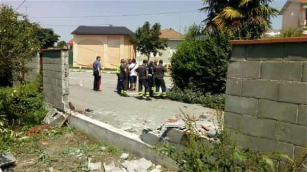 Novara: autista di carro funebre muore al volante e uccide una ragazza a bordo strada