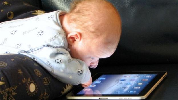 L’appello dei pediatri: no a smartphone e tablet prima dei due anni